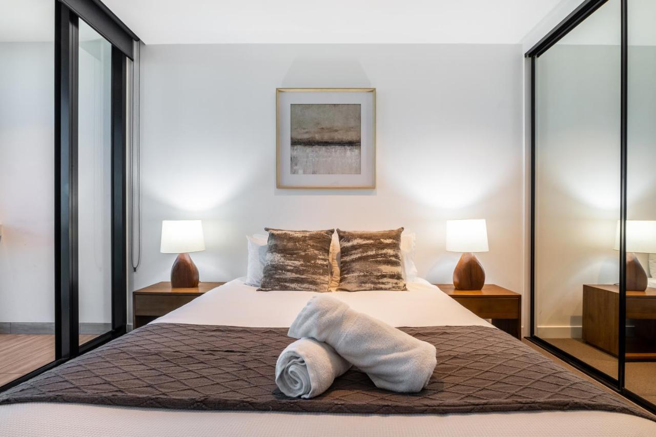 Mega Style Apartments Victoria One Мельбурн Экстерьер фото